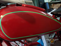 Szpachlowanie i malowanie baku motocyklowego