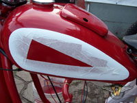 Szpachlowanie i malowanie baku motocyklowego